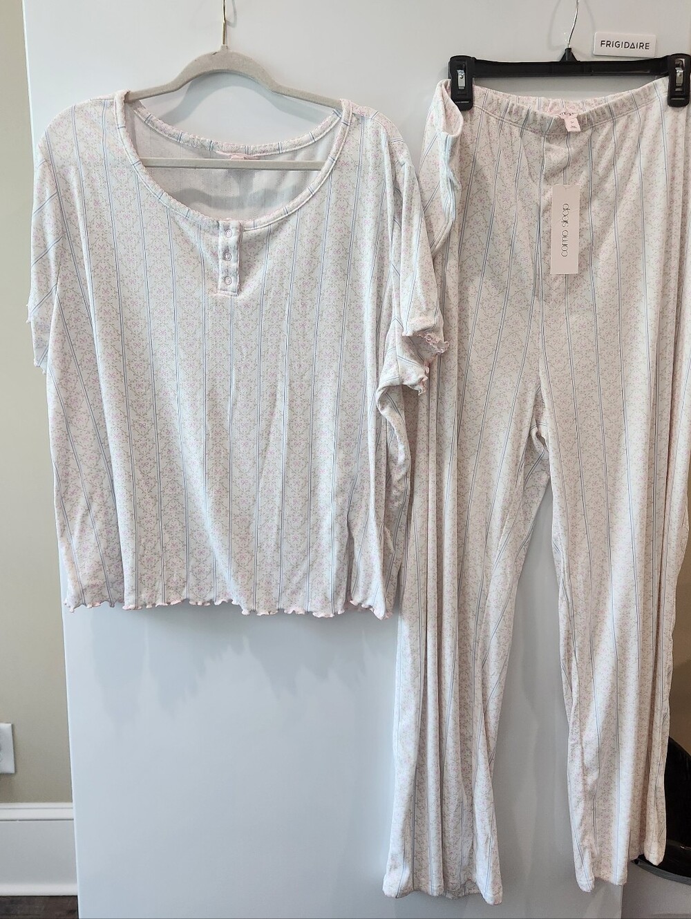 Cozy Women's Two-Piece Pajama Set in Light Pink Stripe